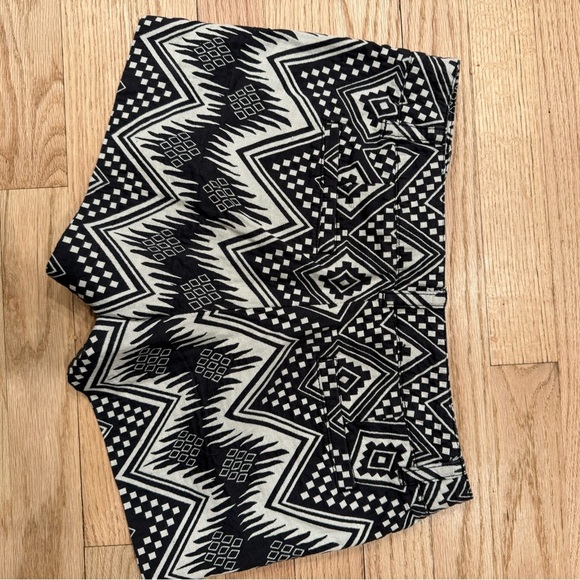 Tribal Print Shorts J Crew - Picture 4 of 4